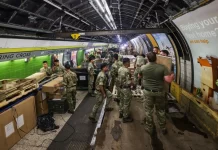 Britania simulon luftën me Rusinë – nisin stërvitjet ushtarake në metrotë e vendit