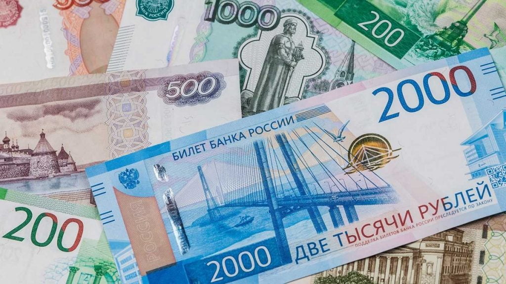 Ekonomia ruse në vështirësi  Moska përballet me tkurrje dhe deficit rekord