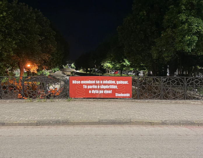 nese-menduat-se-u-ndalem-gabuat-studentet-shqiptare-paralajmerojne-protesten-e-dyte-ne-shkup-per-provimin-e-jurisprudences-ne-shqip