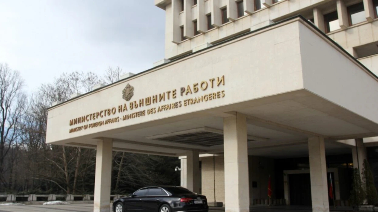 Bullgaria dënon ashpër djegien e automjeteve pranë ambasadës në Shkup  Akt agresioni i nxitur nga urrejtja