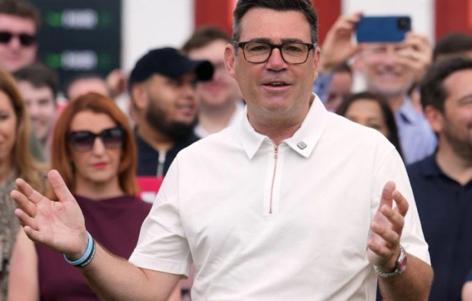 Kush është Andy Burnham  ligjvënësi që po kërkon ta zëvendësojë Starmerin 