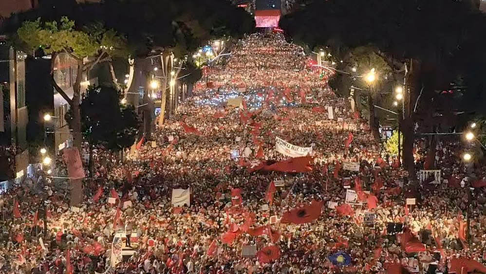 Nga Amerika  Britania e Gjermania  diaspora zbret në shesh  Rama ka 24 orë kohë  Shqipëria është e rinisë