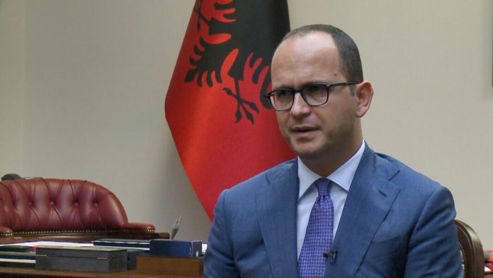 DITMIR-BUSHATI-PER-EMIGRANTET-1068x601