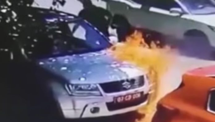 Djegia-e-veturave-te-Ambasades-se-Bullgarise-ne-Shkup.-Pamje-nga-Policia-e-RMV-se