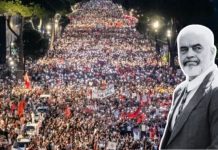 Qindra mijëra qytetarë i kërkojnë dorëheqjen, autokrati shan në media ndërkombëtare: Protestuesve u them “F*ck you”!