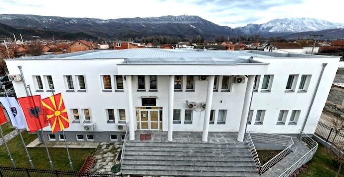 Arkitektë Brikena Ramadani demanton sulmet politike: "Po sulmohet një grua, një nënë, një profesioniste" 
