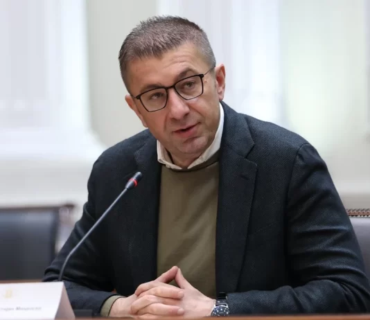 Mickoski: Dikush edhe mund të bëjë satirë por Maqedonia ka një ndër rezultatet më të mira ekonomike në Evropë
