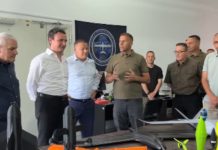 Për herë të parë para publikut, Kurti prezanton laboratorin e dronëve dhe anti-dronëve të Policisë së Kosovës