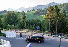 Vance arrin në Zvicër për bisedimet SHBA-Iran