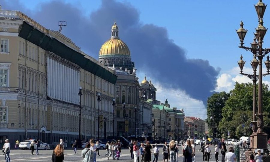 duke-dobesuar-putinin-ukraina-e-con-luften-ne-shen-petersburg