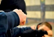 Përleshje mes dy 18-vjeçarëve në Gostivar, policia i arreston në vendngjarje