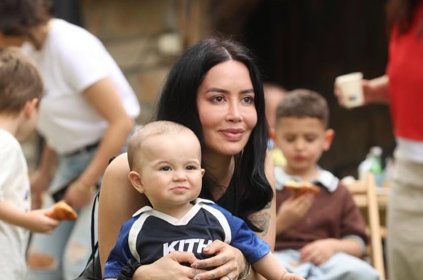 Vajzë apo djalë  Dafina zbulon gjininë e bebit që po vjen në jetë