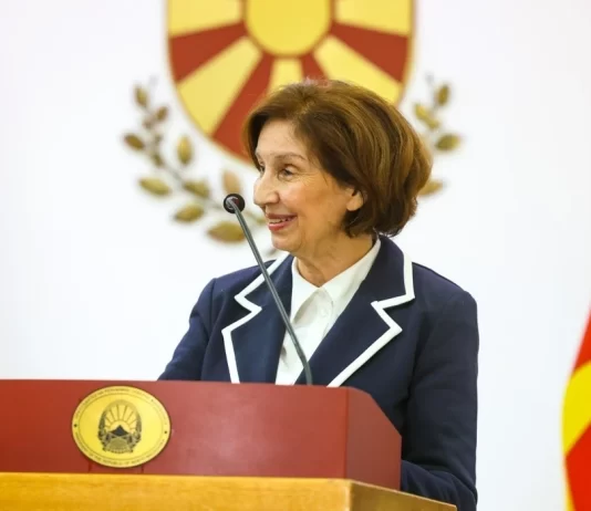 Siljanovska-Davkova: Mosmarrëveshjet historike janë humbje kohe, Maqedonia të bëhet pjesë e BE-së përmes realizimit të reformave
