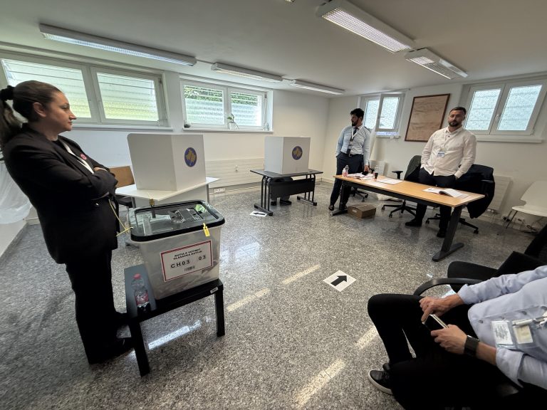 Në Konsullatën e Kosovës në Cyrih votimi po rrjedh i qetë dhe i mirorganizuar