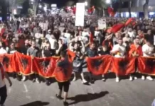 Dita e 34-të e Protestës në Tiranë, pjesëmarrësit nisin marshim në rrugët e kryeqytetit