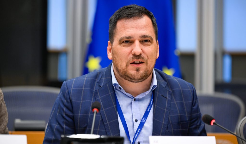 Deklarata e ministres serbe  reagon eurodeputeti çek  Kërkon përjashtimin e Serbisë nga negociatat me BE në