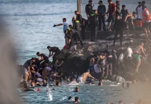Rreth 49 mijë migrantë u futën në enklavën spanjolle të Ceutas