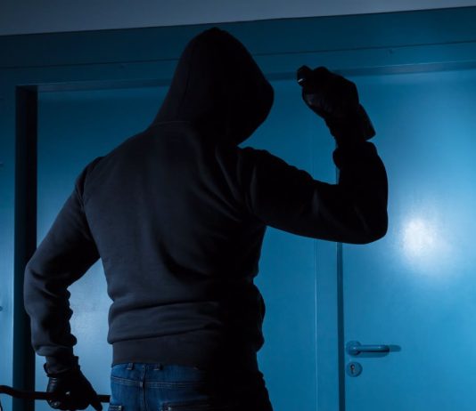 Arrestohet një 16-vjeçar për vjedhje në kishën “Shën Bogorodica” në Tetovë