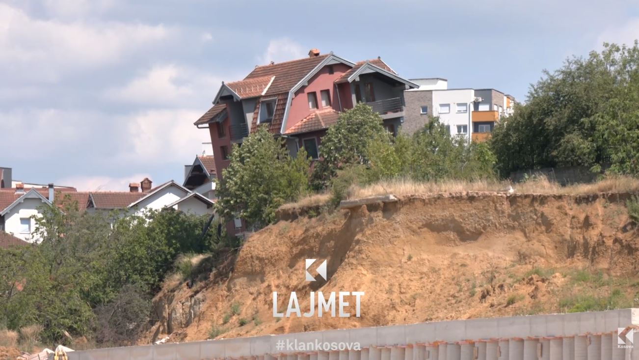 Reagon Përparim Rama  shtëpia që  lëvizi  në Rrugën A  është ndërtuar pa leje në pronën komunale 
