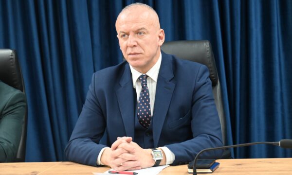 Deputeti i VV së  Qorolli  Hapja e konsullatës serbe në Shkodër është thi kë pas shpine për Kosovën