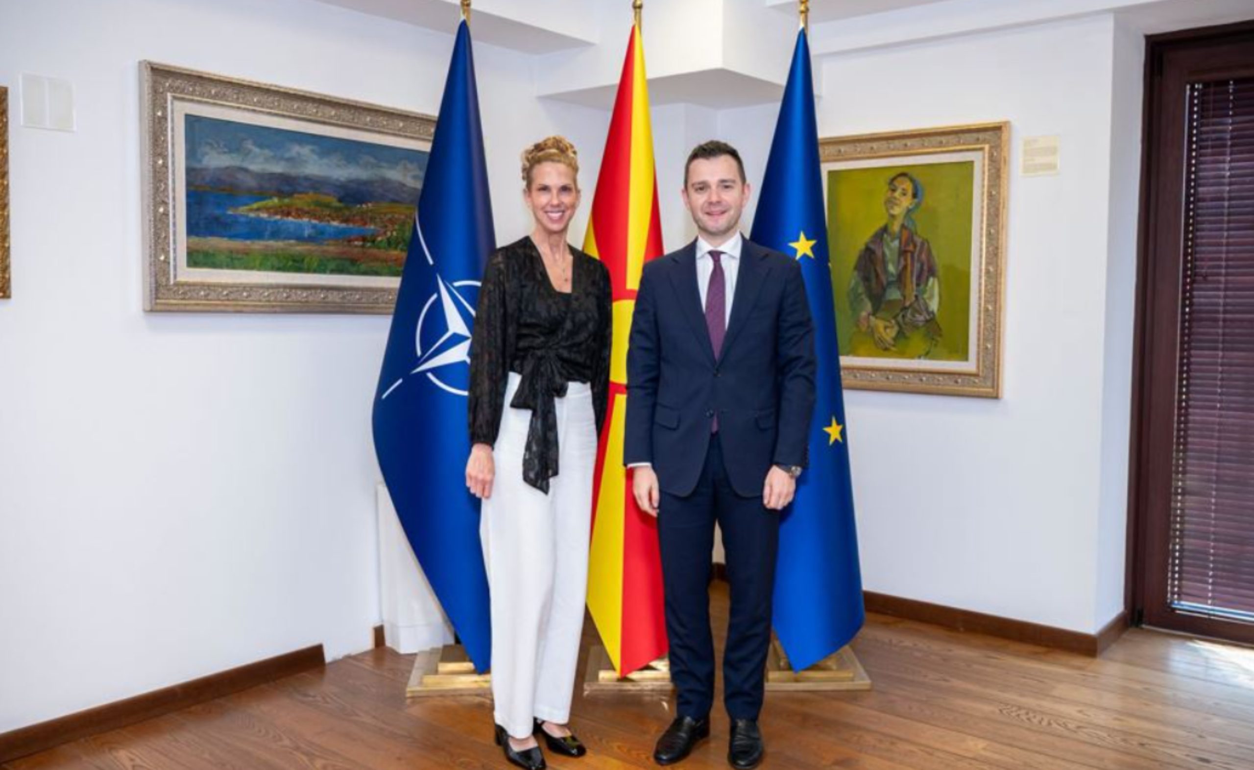 mucunski-takohet-me-perfaqesuesen-amerikane-ne-shkup-shba-dhe-maqedonia-e-veriut-forcojne-partneritetin-strategjik