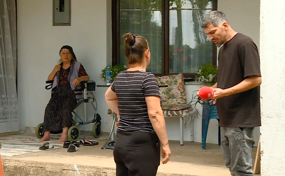 Dy gra luftojnë për rrugë të kalueshme: Një sfidë e përditshme në fshatin Rezhanoc 