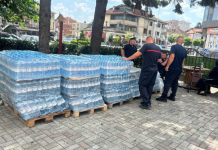 Komuna e Gostivarit shpërndan ujë falas! Ndihma vazhdon sot në Njësinë e Zjarrfikësve