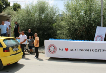 Unioni i Shoqatave Shqiptare në Mërgim shpërndan 6 mijë litra ujë për banorët e Gostivarit
