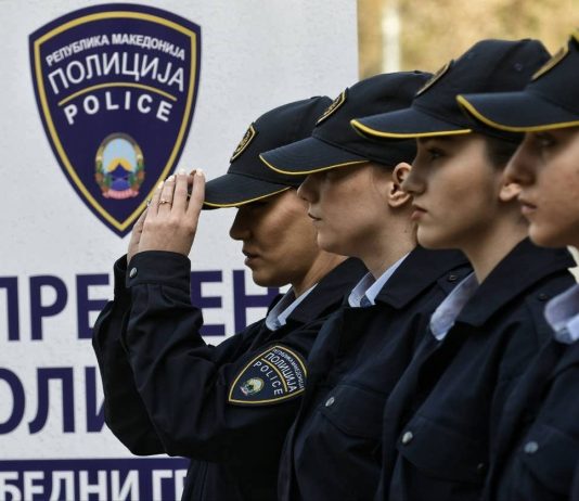 Policët praktikantë shkelin kushtetutën gjatë betimit, nuk e thonë emrin kushtetues të RMV-së