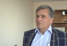 Ambasadori i OSBE: Një muaj protesta pa incidente të rënda, kjo është demokraci dhe më gëzon