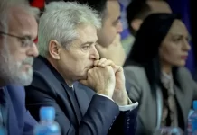 Ali Ahmeti ngushëllon familjen nga Tërnava që humbën 3 anëtarë në aksidentin tragjik