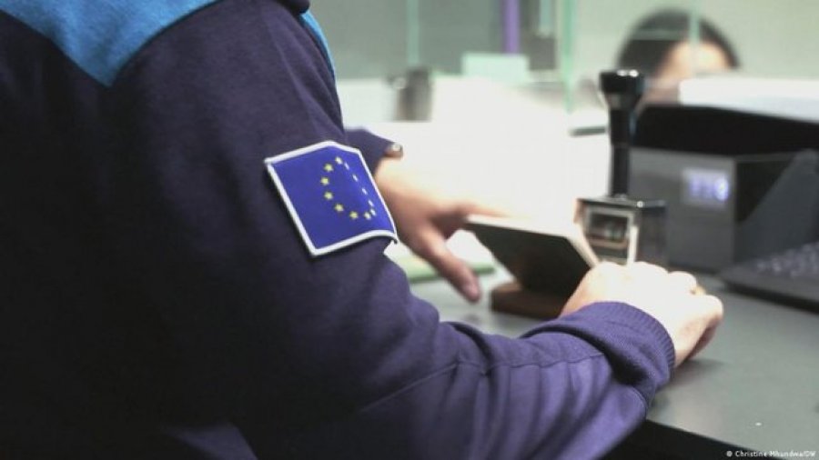 Alarm në aeroporte  Sistemi i ri i BE vonesa masive