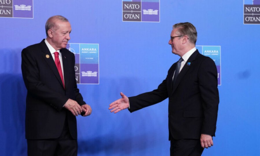 dhurata-e-pazakonte-nga-erdogan-per-lideret-e-nato-s-starmer-nuk-e-merr-dot-me-vete-ne-angli