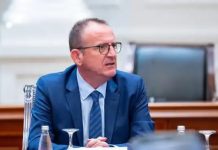 Taravari: 80 për qind e qytetarëve s’i njohin as 2 ministra shqiptarë, s’kanë kurrfarë ndikimi