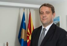 Ambasadori Florian Qehaja shpreh ngushëllimet te familjarët e viktimave nga aksidenti tragjik në afërsi të Bllacës