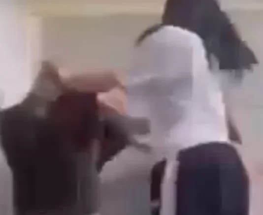 Alarmuese: Video e re e dhunës mes të miturve trondit rrjetet sociale
