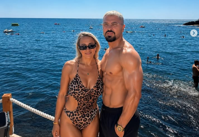 Labinot Rexha përdor photoshop për të ngjaj me Ronaldo, fansat e tij e kritizojnë
