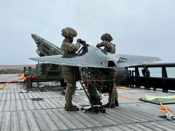 Britania stërvitet pranë kufirit rus  simulon goditje me dronë drejt Shën Petersburgut