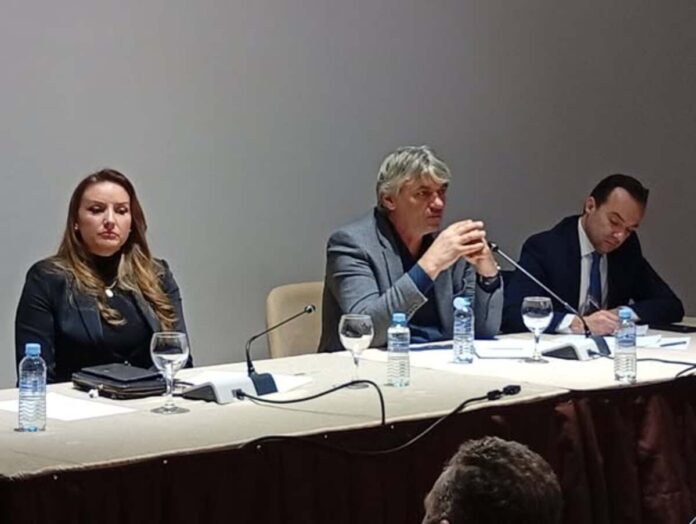 Lidhja Shqiptare: Qeveria aktuale i sulet arsimit shqip, do të na kthejë në vitet e 90-ta