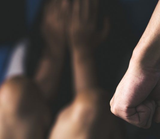 Gostivar, sulmon gruan dhe e detyron të kryejë marrëdhënie seksuale me…