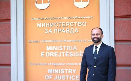 Kthesa në faljet presidenciale: Filtri profesional i Shasivarit apo vullneti kushtetues i Davkovës?