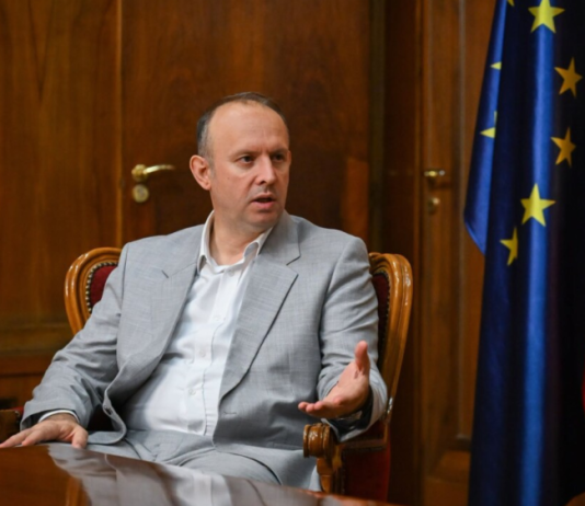 Gashi: 2 Gushti na kujton idealet e lirisë dhe përgjegjësinë për të forcuar shtetin
