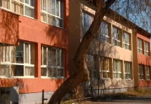 Shkolla “Penko” e Butelit mbyll paralelen me mësim në gjuhën shqipe