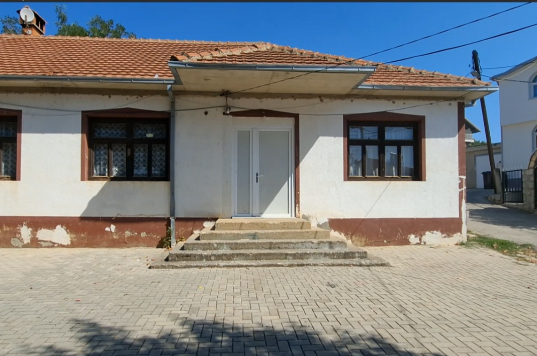 Shkolla-Struge