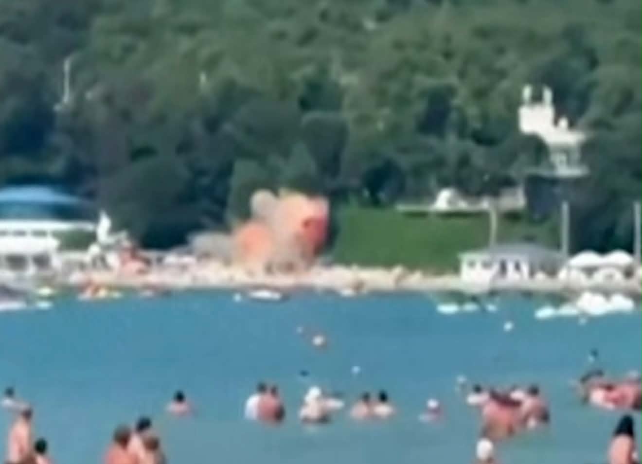 Droni ukrainas rrëzohet në një plazh në jug të Rusisë  humbin jetën 4 pushues  mes tyre edhe një fëmijë