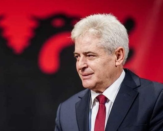 Ali Ahmeti përkujton viktimat e Lubotenit: Plagët e historisë nuk mbyllen duke i harruar