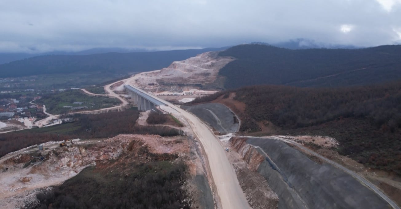 autostrada-trebnishte-qafe-thane-do-te-ndertohet-me-nje-trase-teresisht-te-re