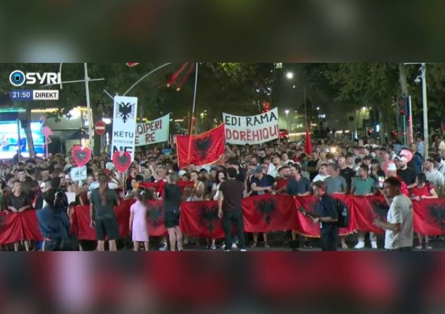 protesta-antiqeveritare-hyn-ne-diten-e-64-t-marshim-drejt-kryeministrise-braktisje-nga-radhet-socialiste