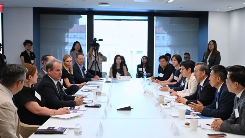 delegacionet-e-biznesit-kine-shba-zhvillojne-bisedime-mes-tyre
