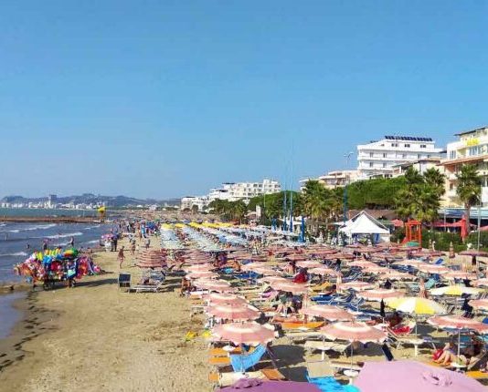 Gjendet fëmija 4-vjeçar nga Maqedonia që humbi në Golem, Durrës